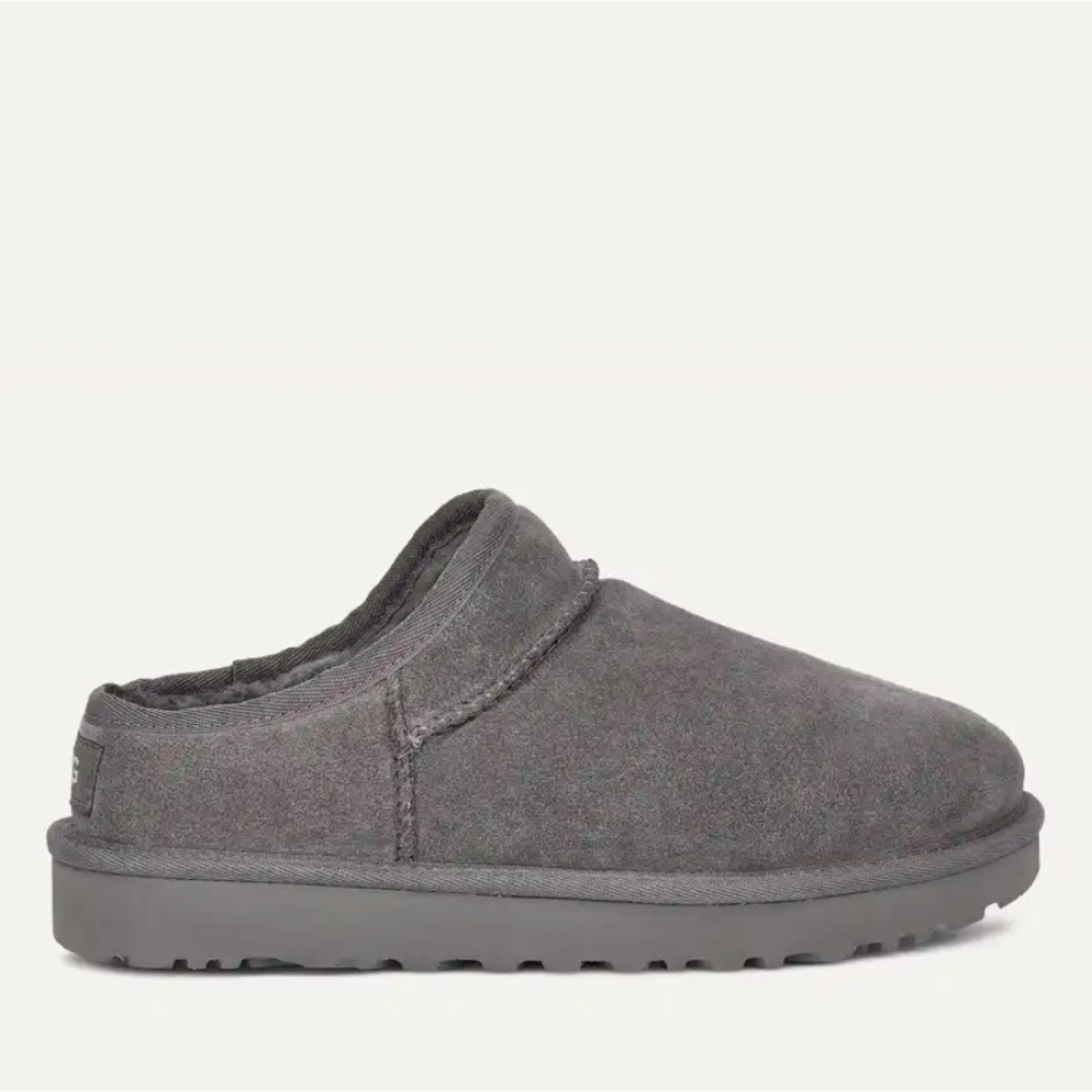 UGG Classic slipper